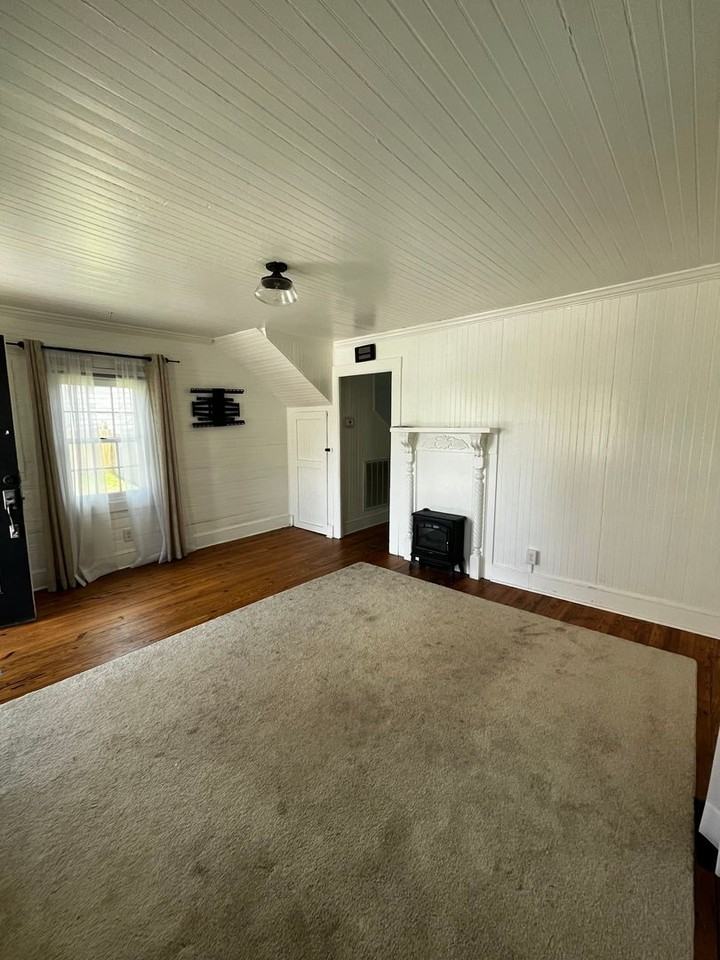 709 Queen St - Photo 3 of 25