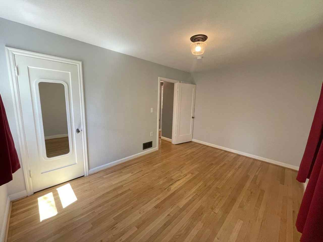 7015 N Greenwich Ave - Photo 7 of 28
