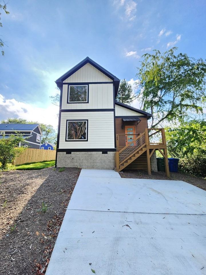 108 Tracy Ave - Photo 4 of 35