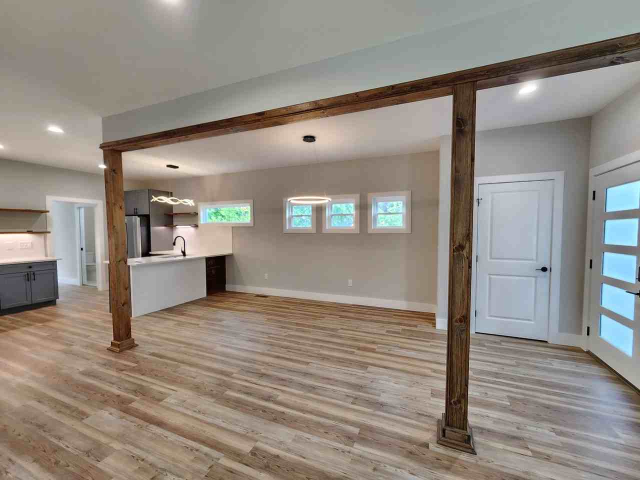 108 Tracy Ave - Photo 7 of 35