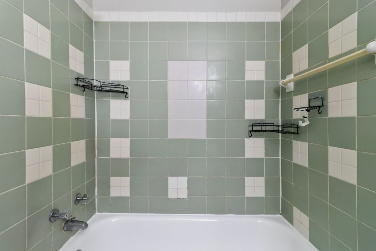 Pine Cove Apartments (Camelot Apartment Management Inc) - Photo 5 of 19