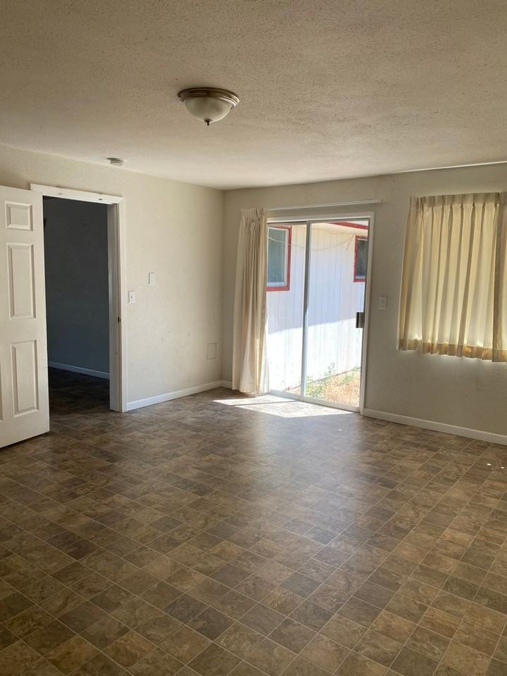 1115 Nw 20th St - Photo 5 of 21