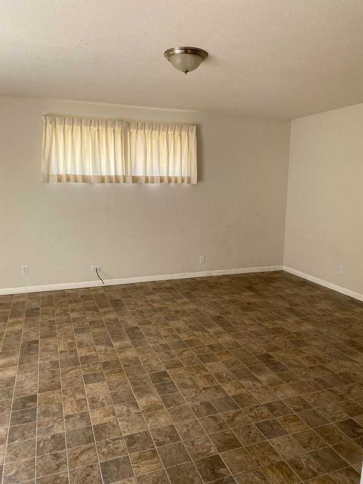 1115 Nw 20th St - Photo 6 of 21