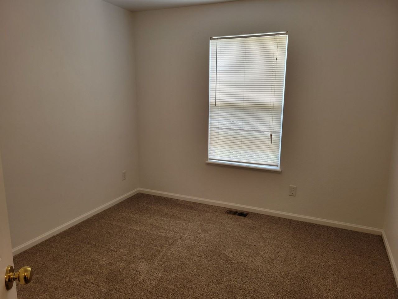14392 Woodrock Path - Photo 6 of 16