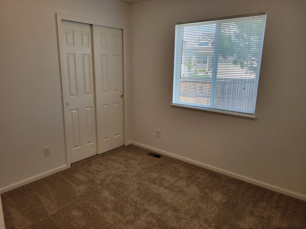 14392 Woodrock Path - Photo 7 of 16