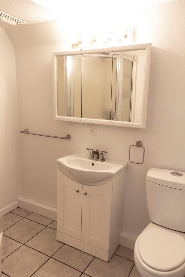 2426 Burtis Ave - Photo 3 of 6