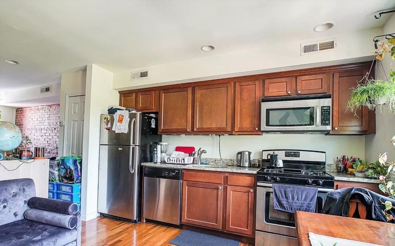 Pine St 5117 - Photo 3 of 11