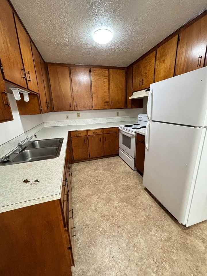 The Garden Apartments 940 - Photo 2 of 9