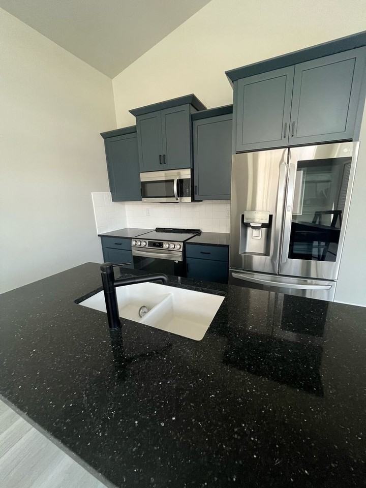 216 Miller Lane - Photo 3 of 6