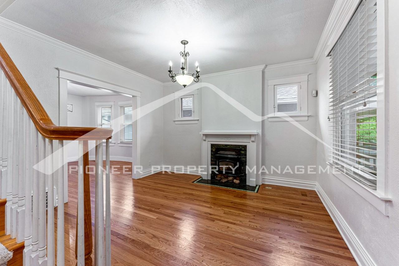 3256 Meade St - Photo 4 of 31