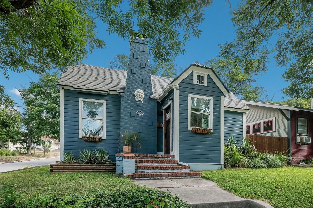 439 W Huisache Ave - Photo 3 of 30