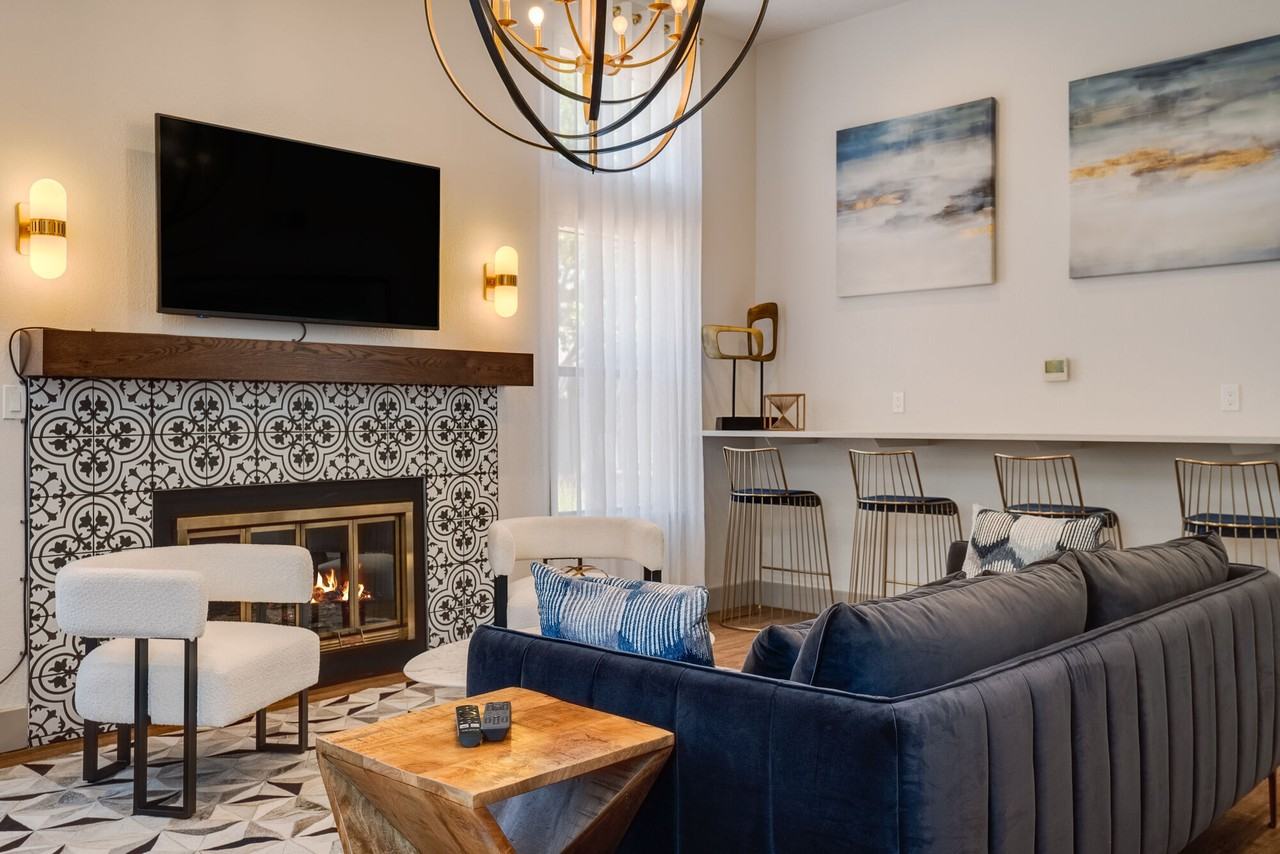 Quincy - Photo 6 of 11