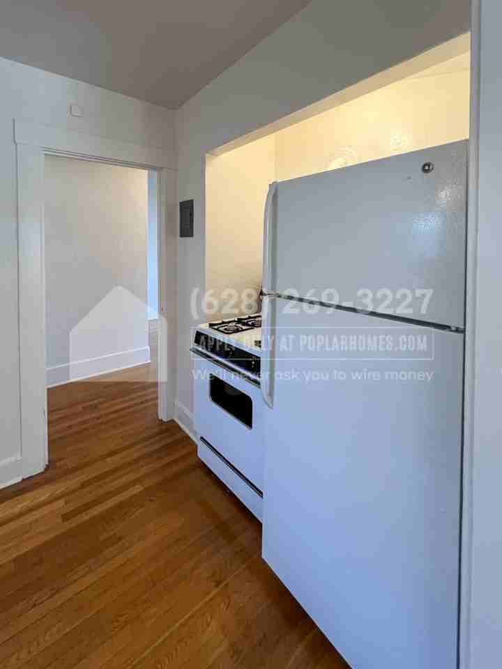 877 Villa Ave - Photo 3 of 36