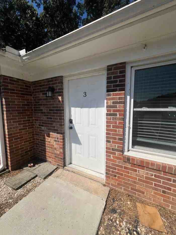 300 Brook Glenn Rd #3