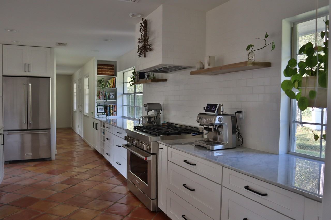 612 S Massachusetts St #NA - Photo 3 of 21