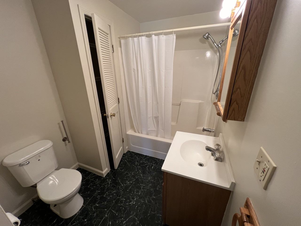 115 Main St #R3 - Photo 4 of 9