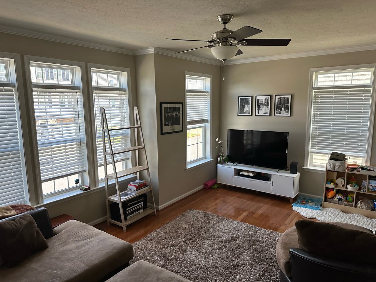 3708 Sun Pl - Photo 3 of 13