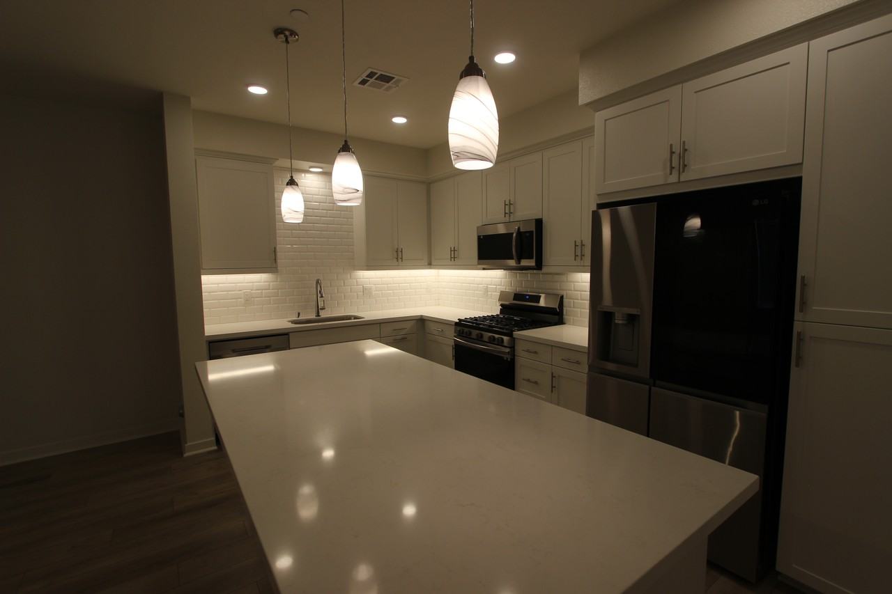 647 Winchester Dr - Photo 4 of 25