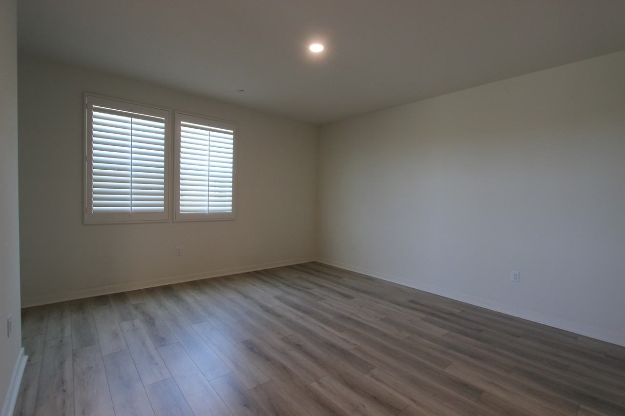 647 Winchester Dr - Photo 5 of 25