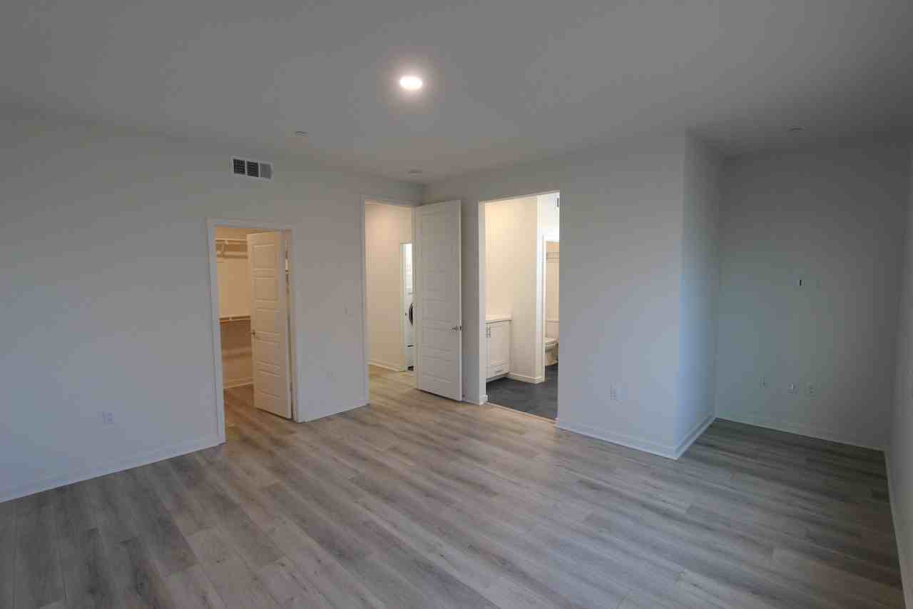 647 Winchester Dr - Photo 6 of 25