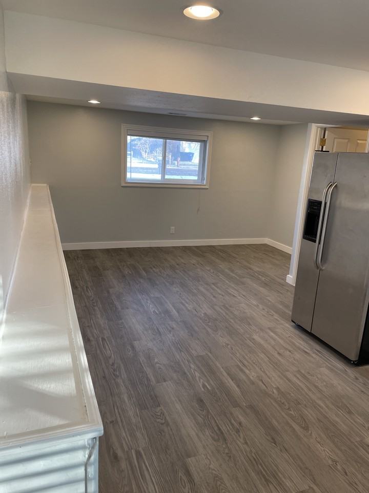 3325 Westbrook Dr #B - Photo 3 of 21