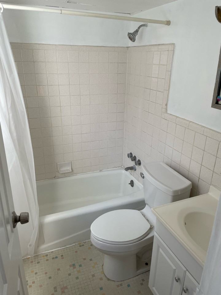 9334 Reading Rd #17 - Photo 2 of 3