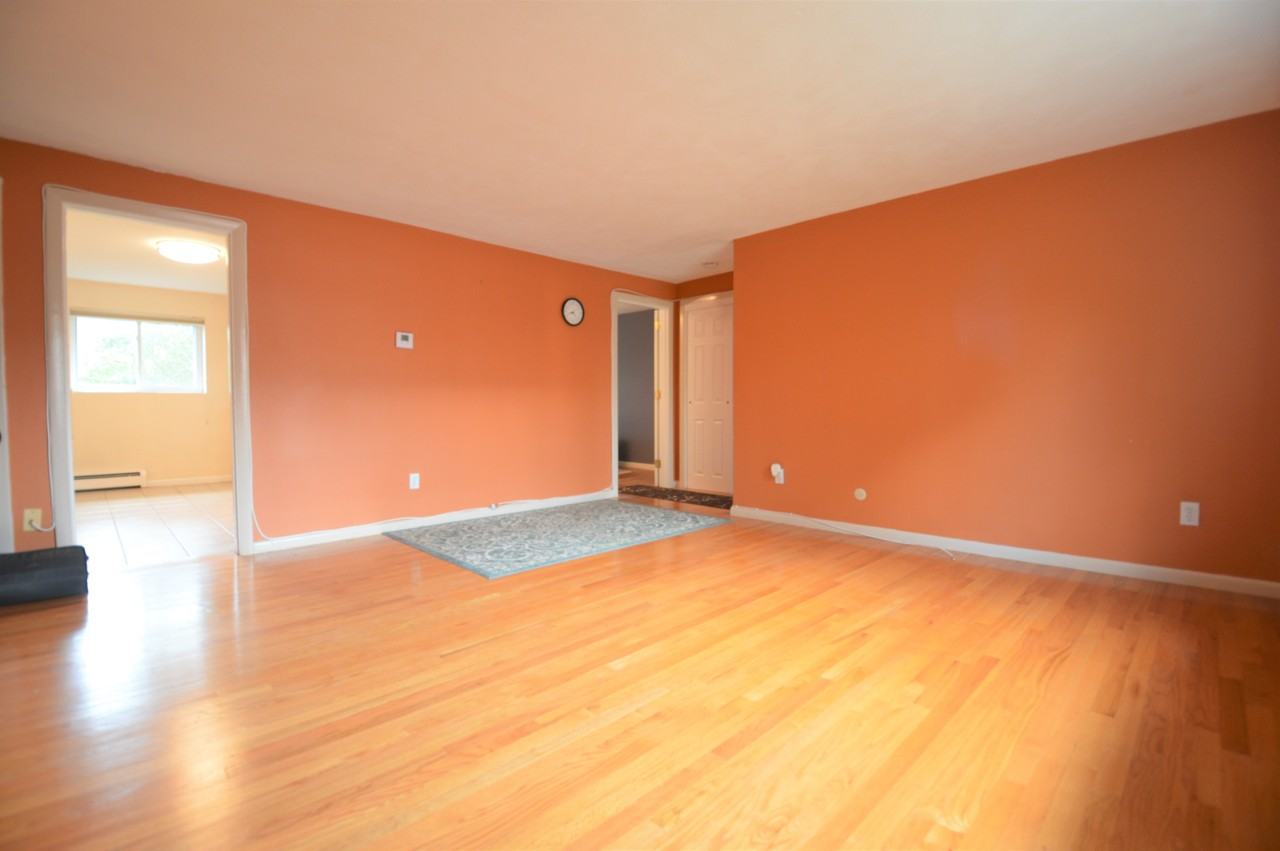 30 Bryon Rd #4 - Photo 3 of 9