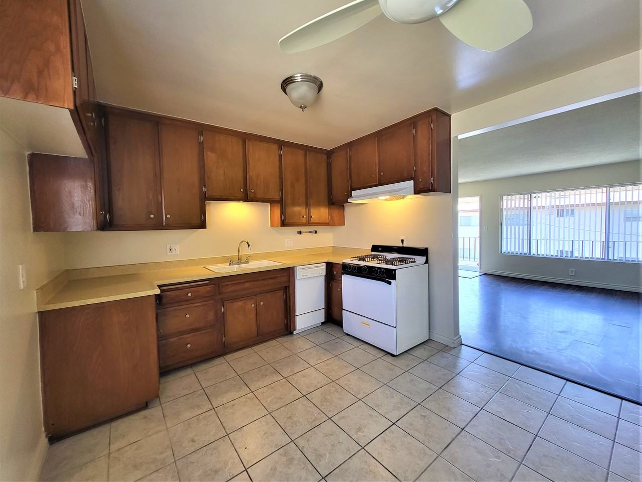 1702 Park Ave #3 - Photo 7 of 21