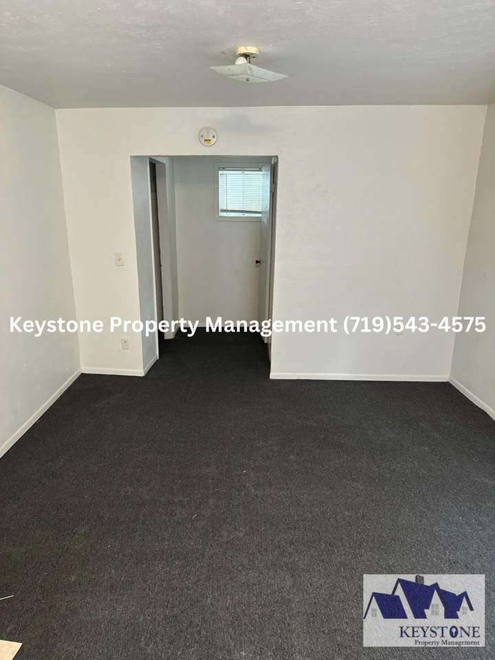 300 E 3rd St #7 - Photo 6 of 13