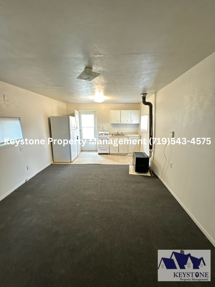 300 E 3rd St #7 - Photo 7 of 13