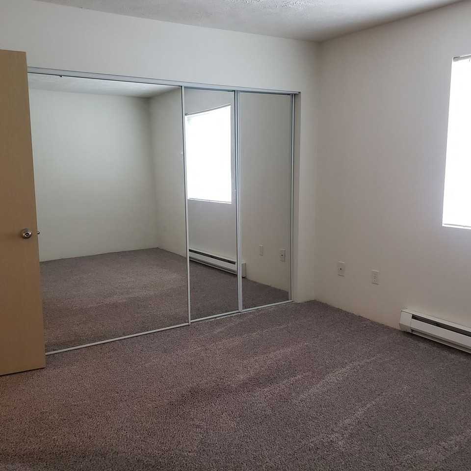 Deerfield - Photo 6 of 25