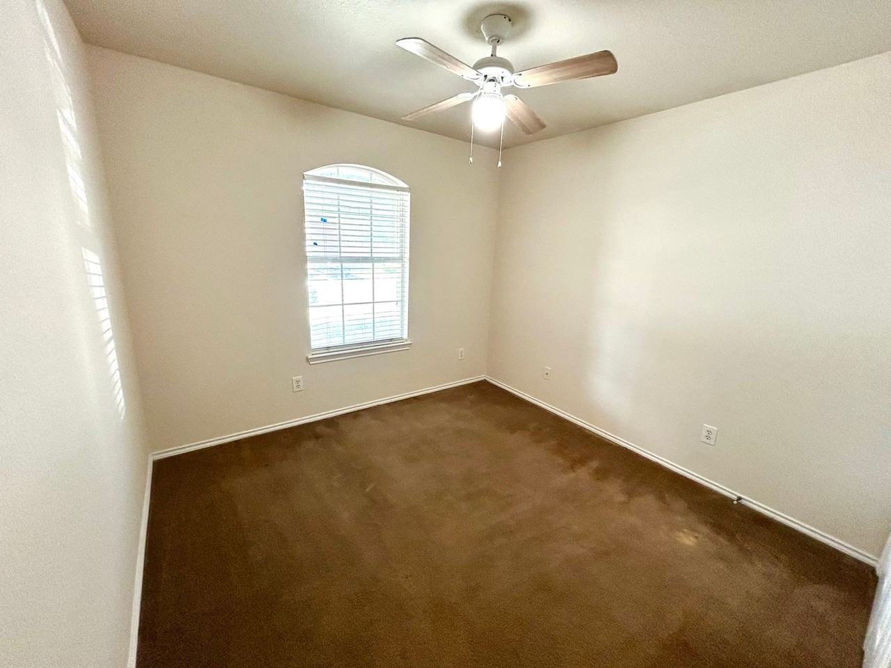 10411 Tollow Way - Photo 3 of 28