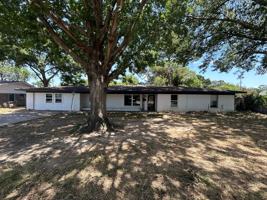 featured image of 618 Kingston Dr