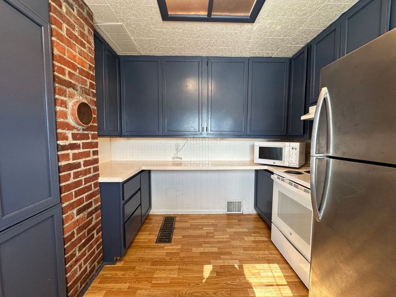 1520 Mcpherson Ave - Photo 3 of 18