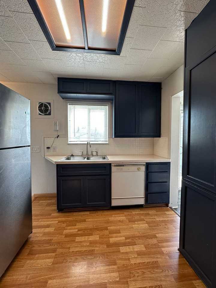 1520 Mcpherson Ave - Photo 6 of 18