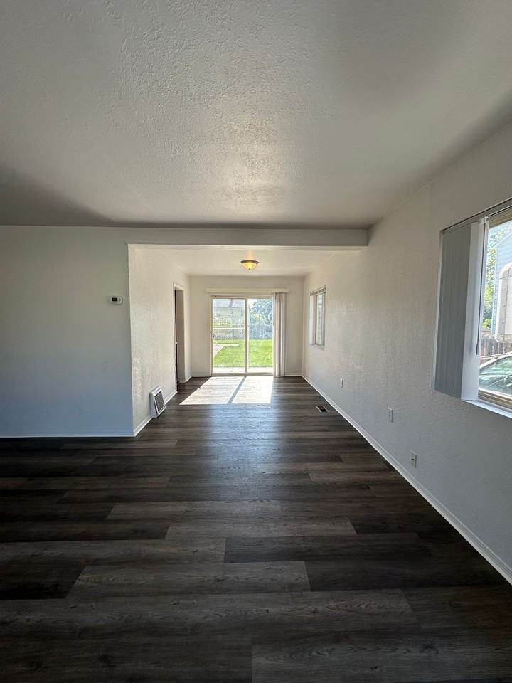 1520 Mcpherson Ave - Photo 7 of 18