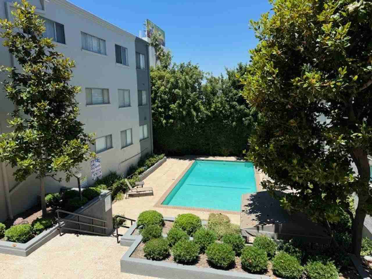 Encino Grand Manor - Photo 5 of 5