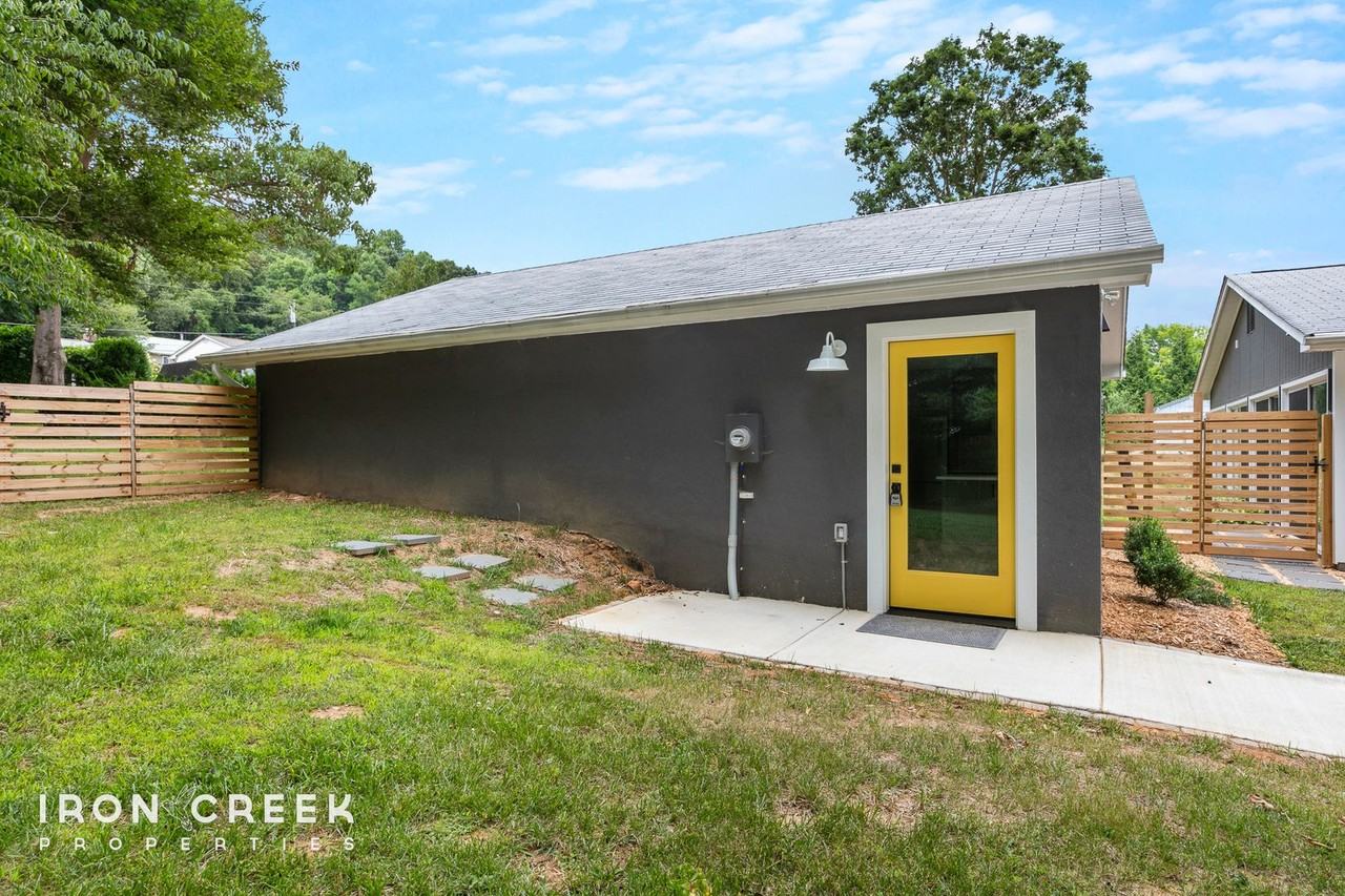 106 Durham Pl - Photo 3 of 22