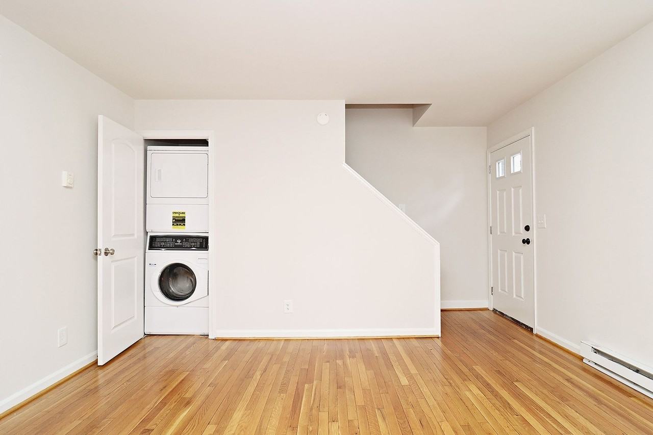 Stribling Ave 217 - Photo 3 of 12