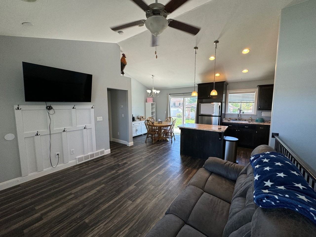 2098 E Ravine Rd - Photo 5 of 22