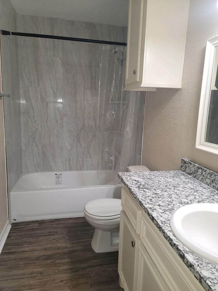 1821 Avenue Q - Photo 4 of 8