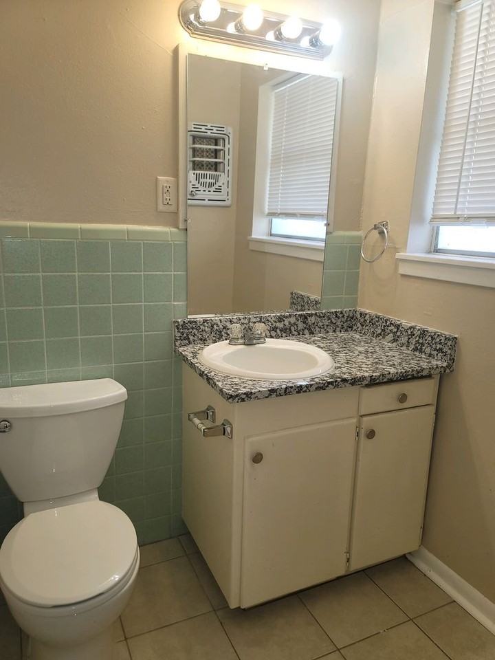 1821 Avenue Q - Photo 6 of 8