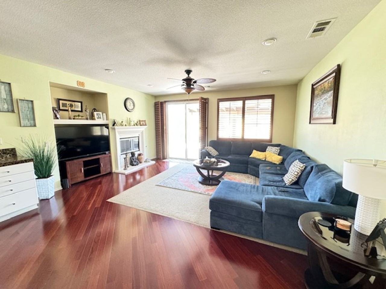 4236 Club Vista Dr - Photo 3 of 10