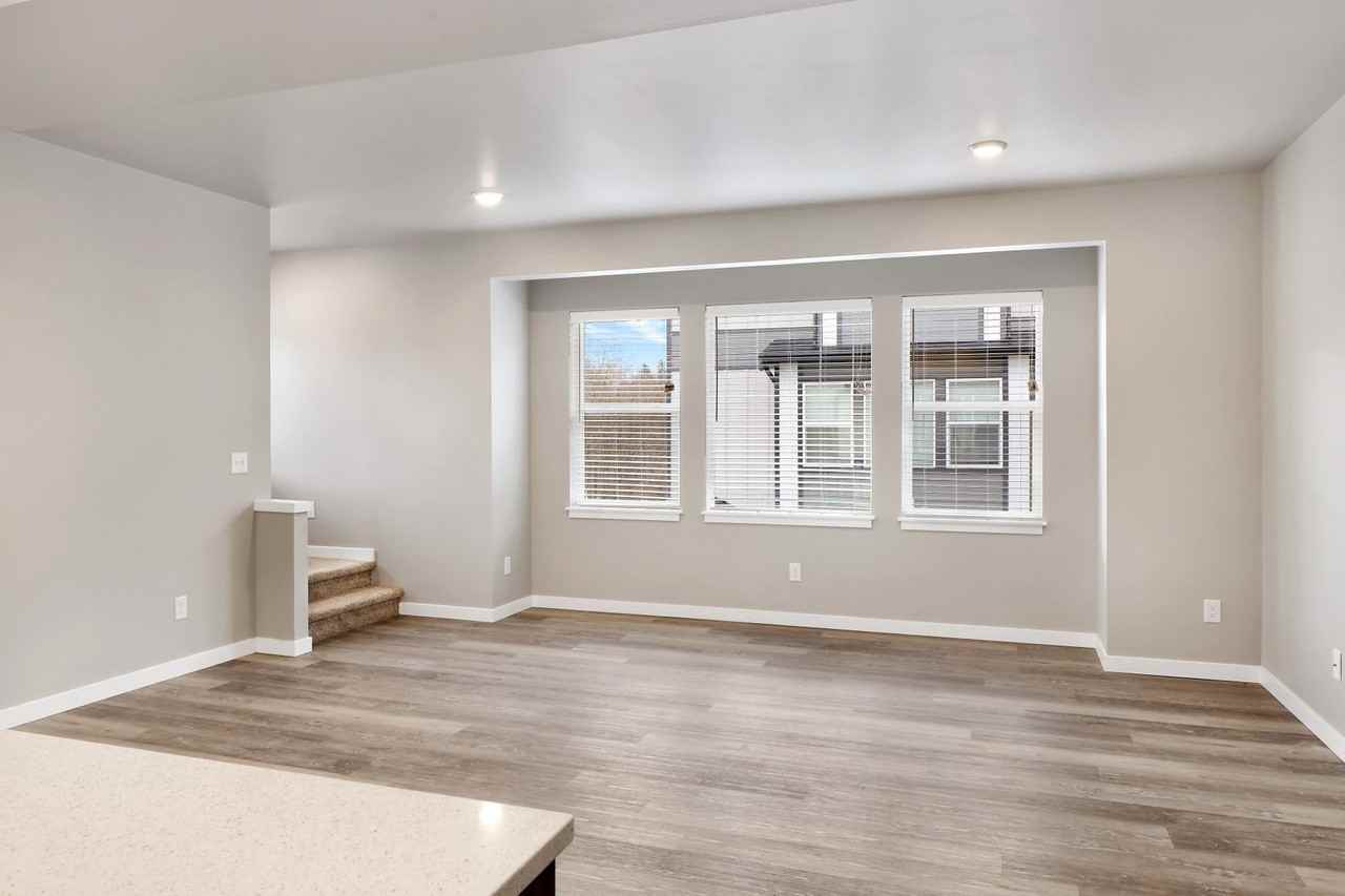 1813 Eastgate Loop - Photo 7 of 25