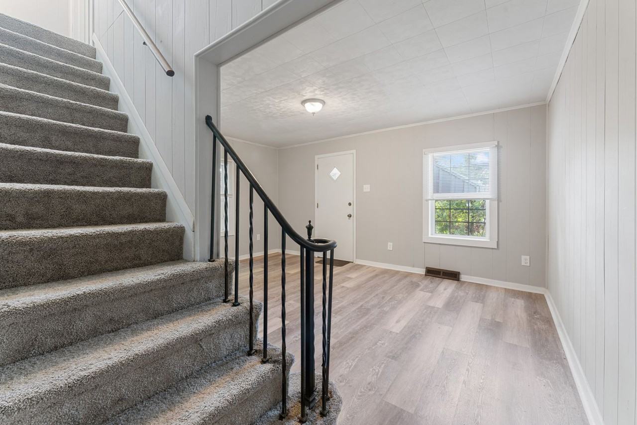 506 Farnsworth Ave - Photo 6 of 22