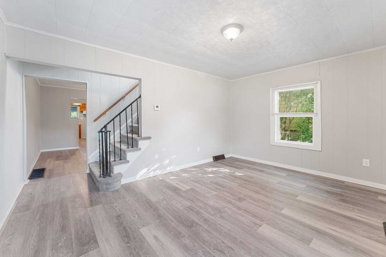 506 Farnsworth Ave - Photo 7 of 22