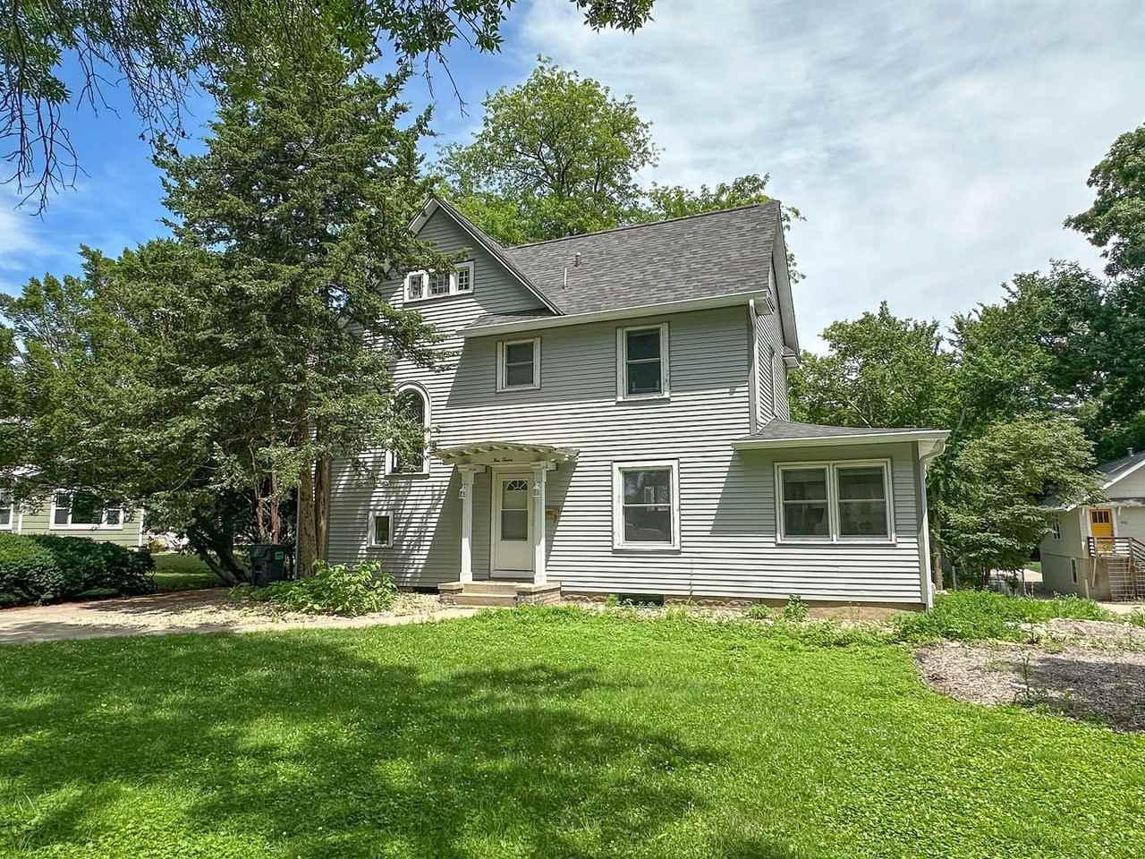 412 Ash Ave - Photo 2 of 38