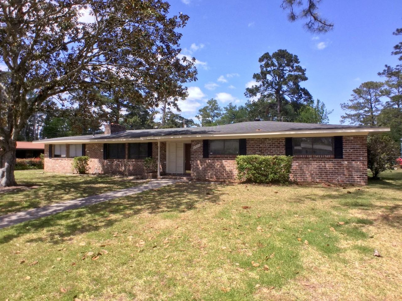 1412 N Camden Cir - Photo 2 of 23