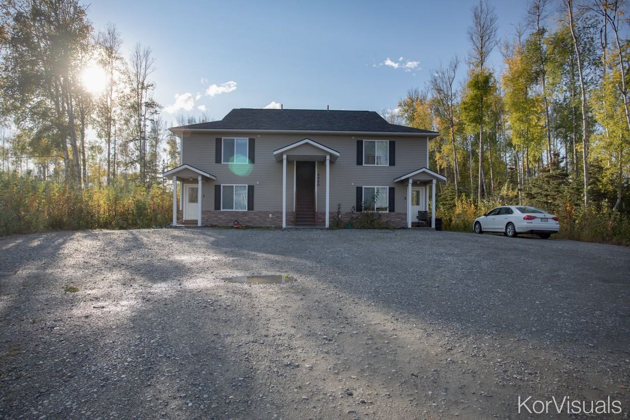 4550 W. Ronnies Cir. - Photo 2 of 19