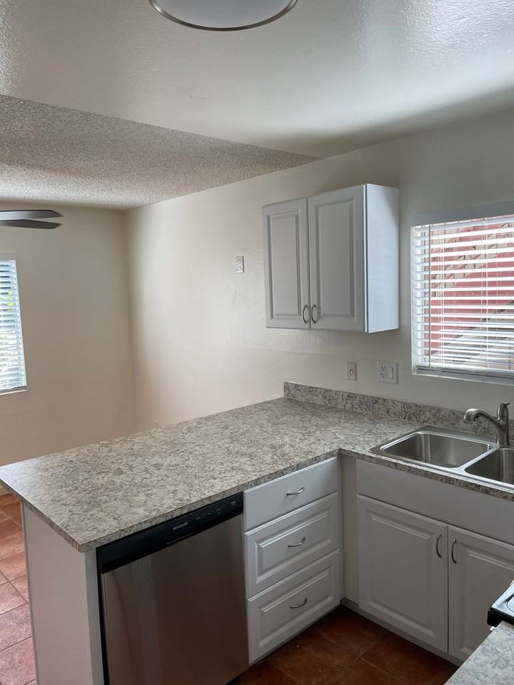 5462 Adobe Falls Rd #4 - Photo 5 of 24